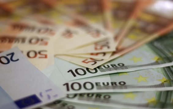 The Swiss Stock Market Climbed On Strength Of Bank Stocks.